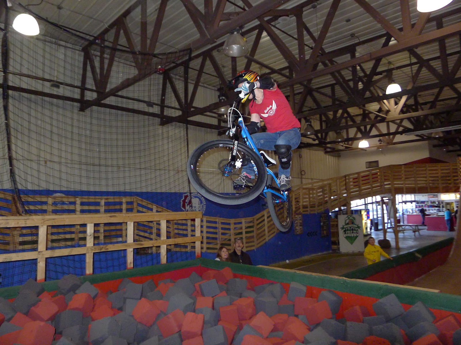 " FULL ON " Ray's Indoor MTB Park