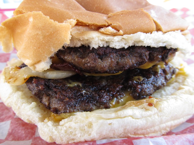 Burger Club Winnipeg Burgerbend (Scoops) 3.9/5