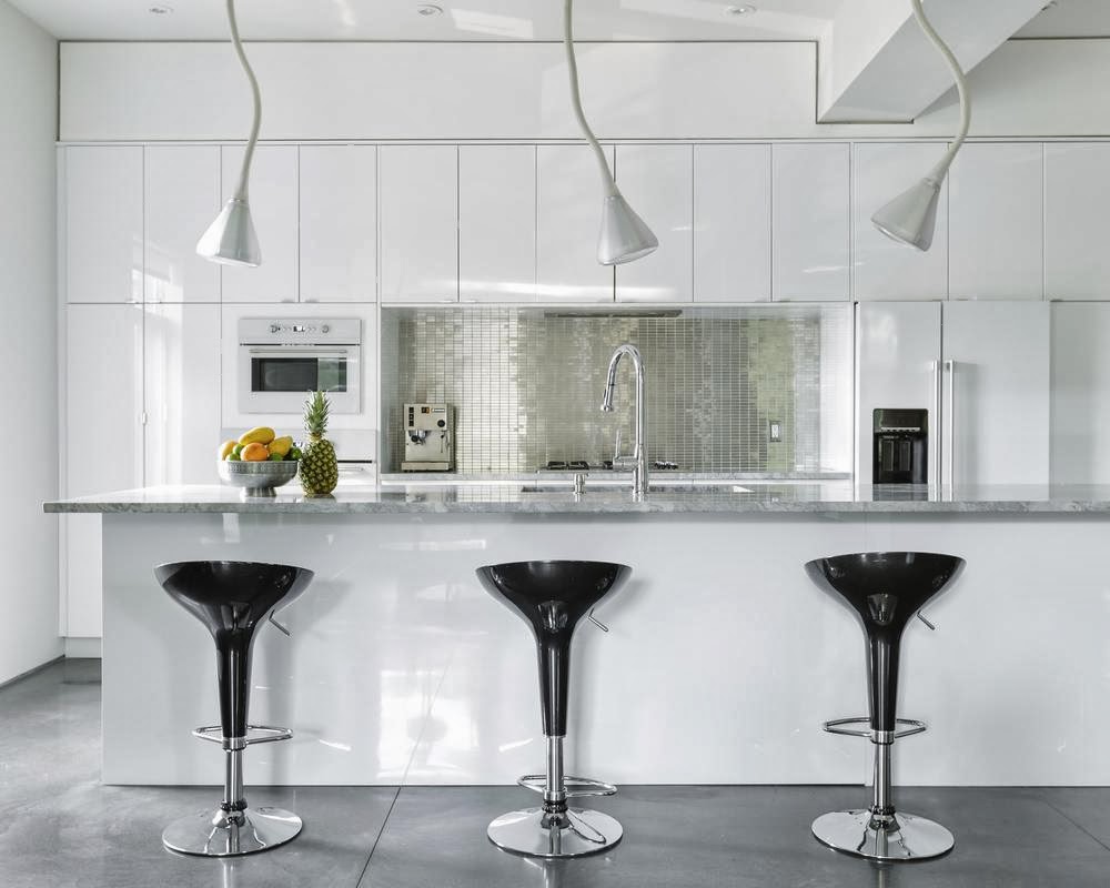 Nice Two Storey Apartment Above Restaurant.