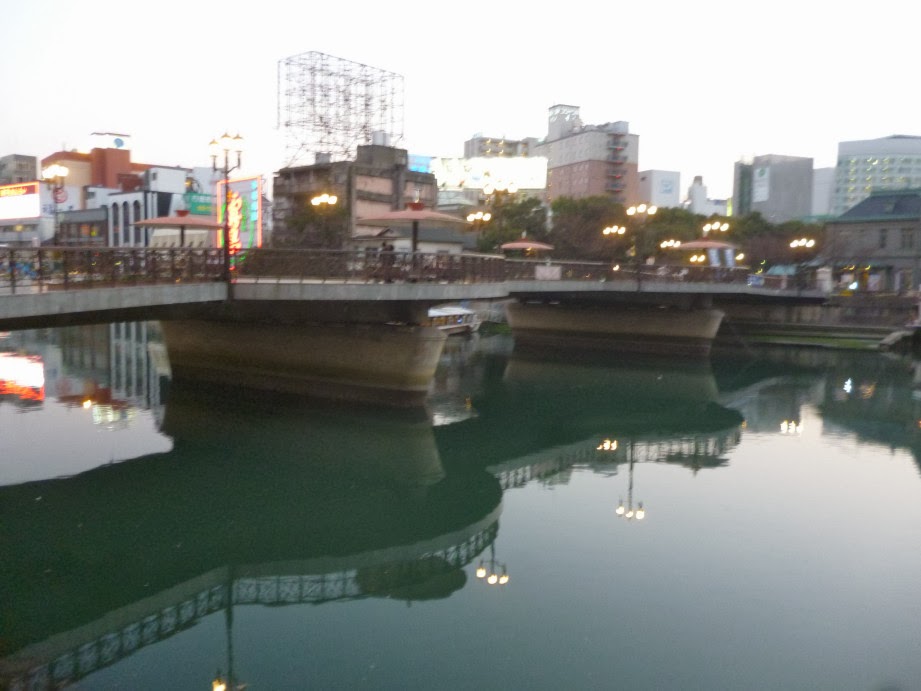 とおる ろこ 福博出会い橋 福岡市中央区