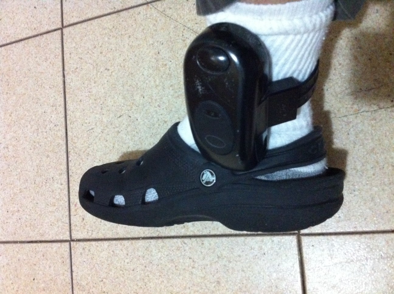 earldavid Teresa Giudice on Ankle Bracelet