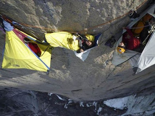 Como dormem os alpinistas?