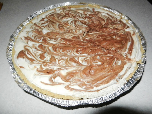Diva In The Kitchen: Frozen Peanut Butter Swirl Pie