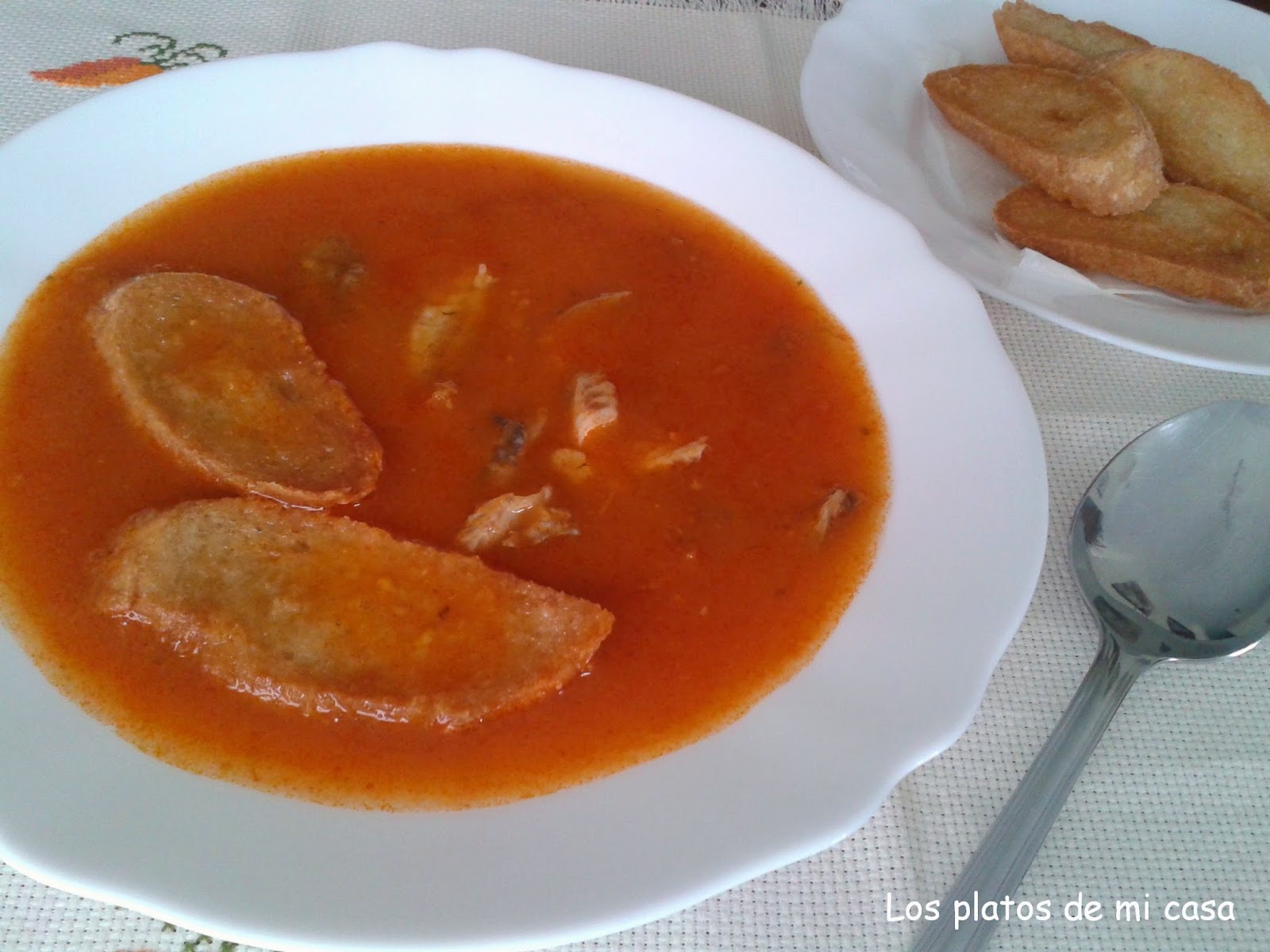 Sopa De Tomate Y Pescado
