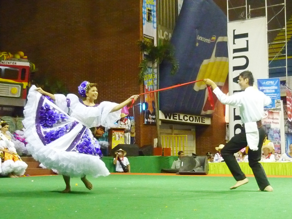 Arte, cultura y turismo TRAJES TÍPICOS BAILE DEL BAMBUCO