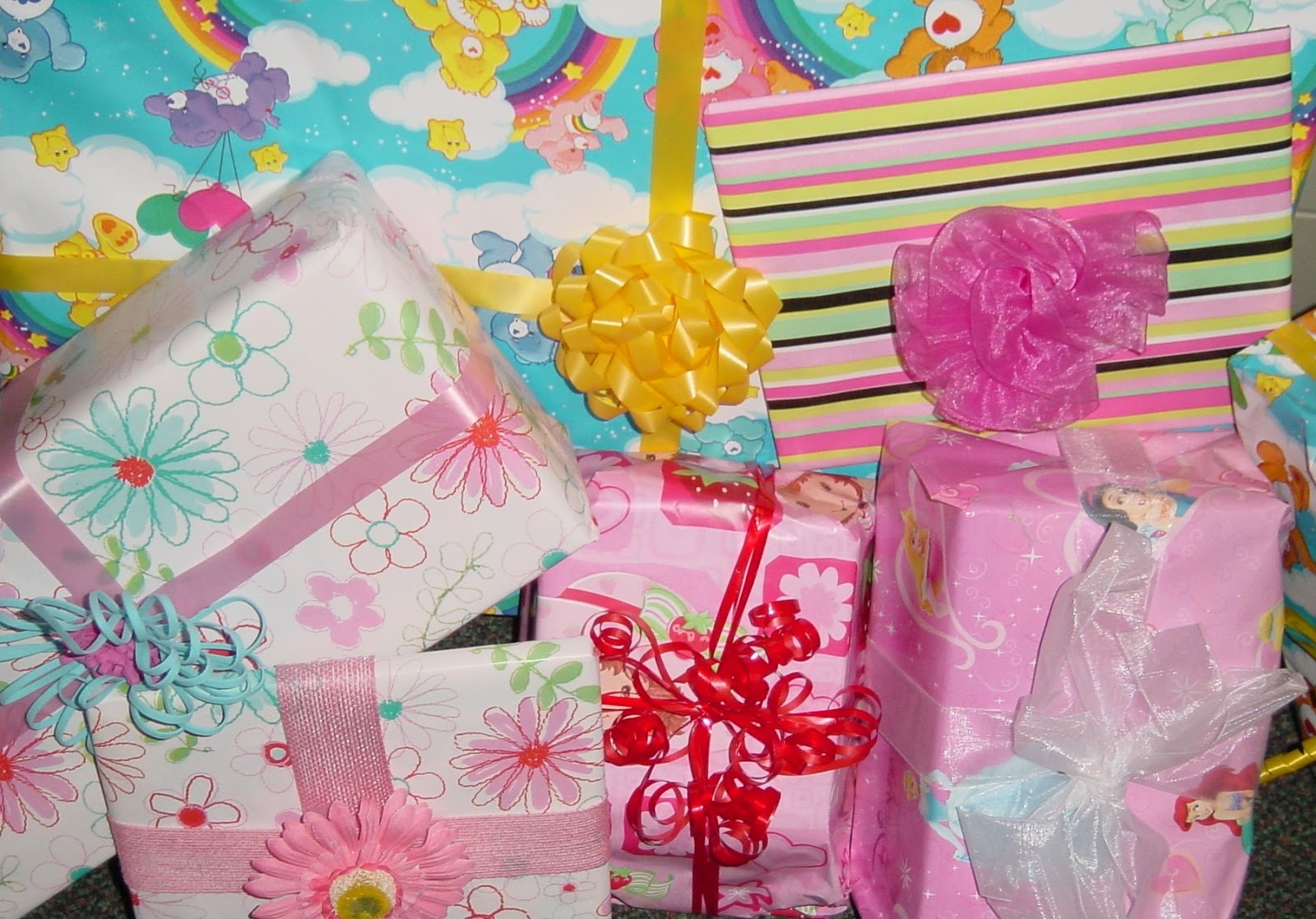 Humanitarian Service Project Help HSP “Wrap Things Up” For Needy Kids