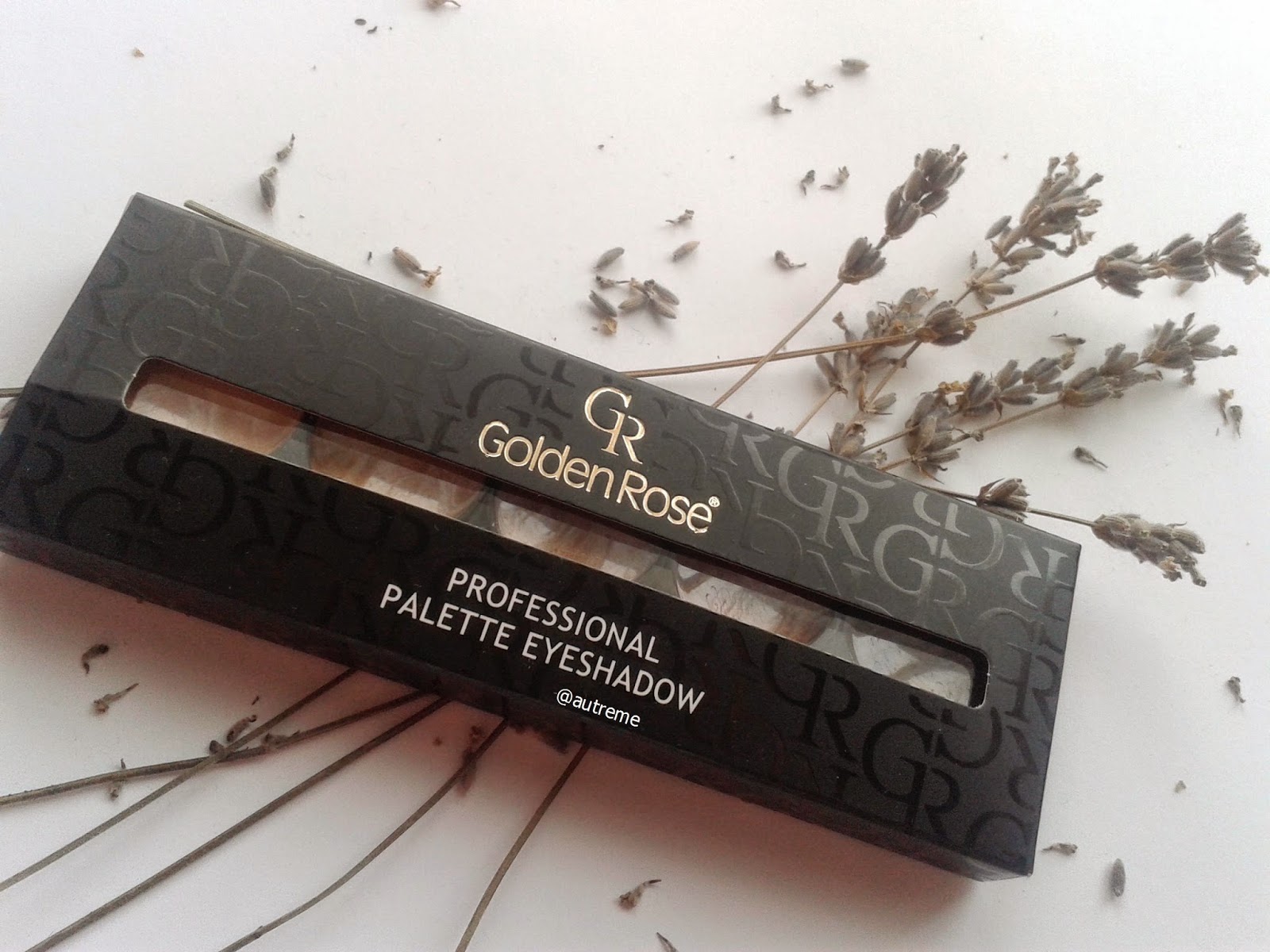 First impression – Golden Rose Palette