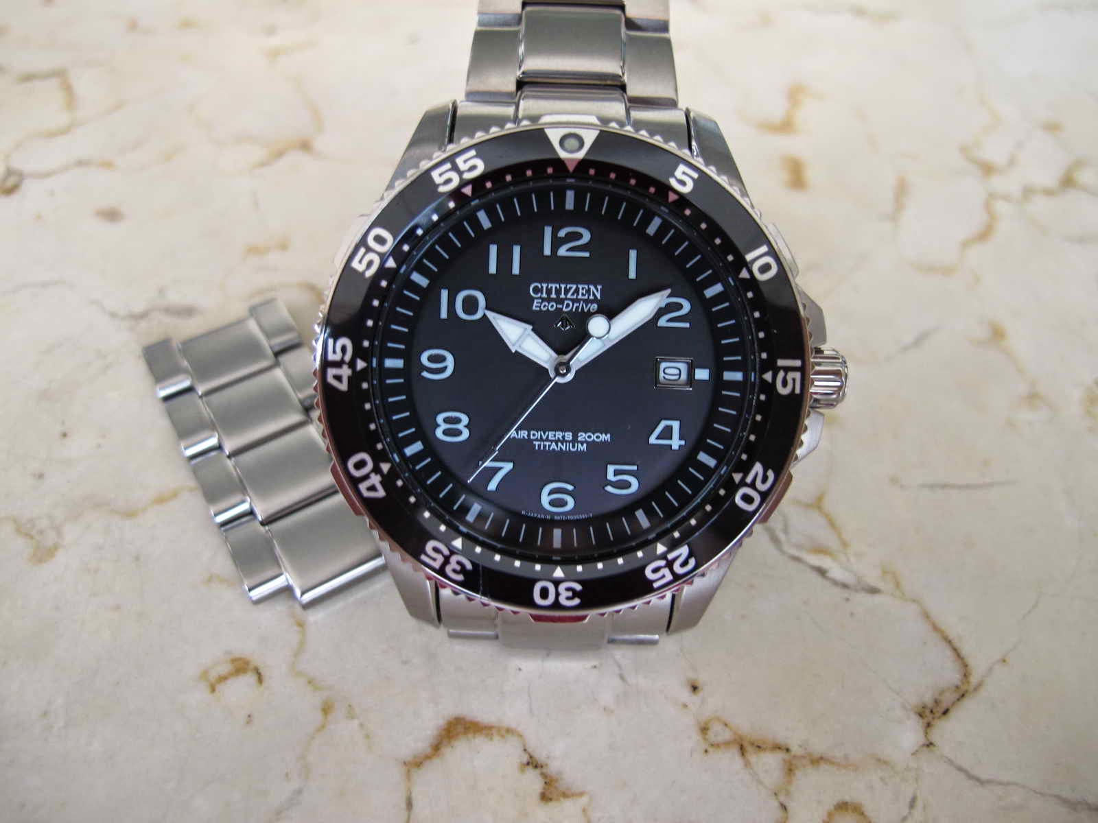citizen eco drive air diver's 200m titanium