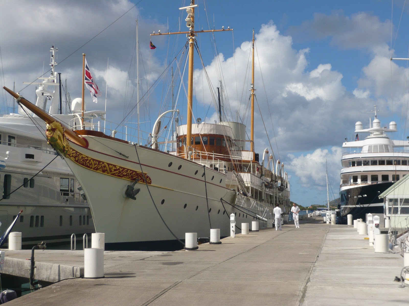 Motor yacht Nahlin of Glasgow maggie and al's sailing expedition