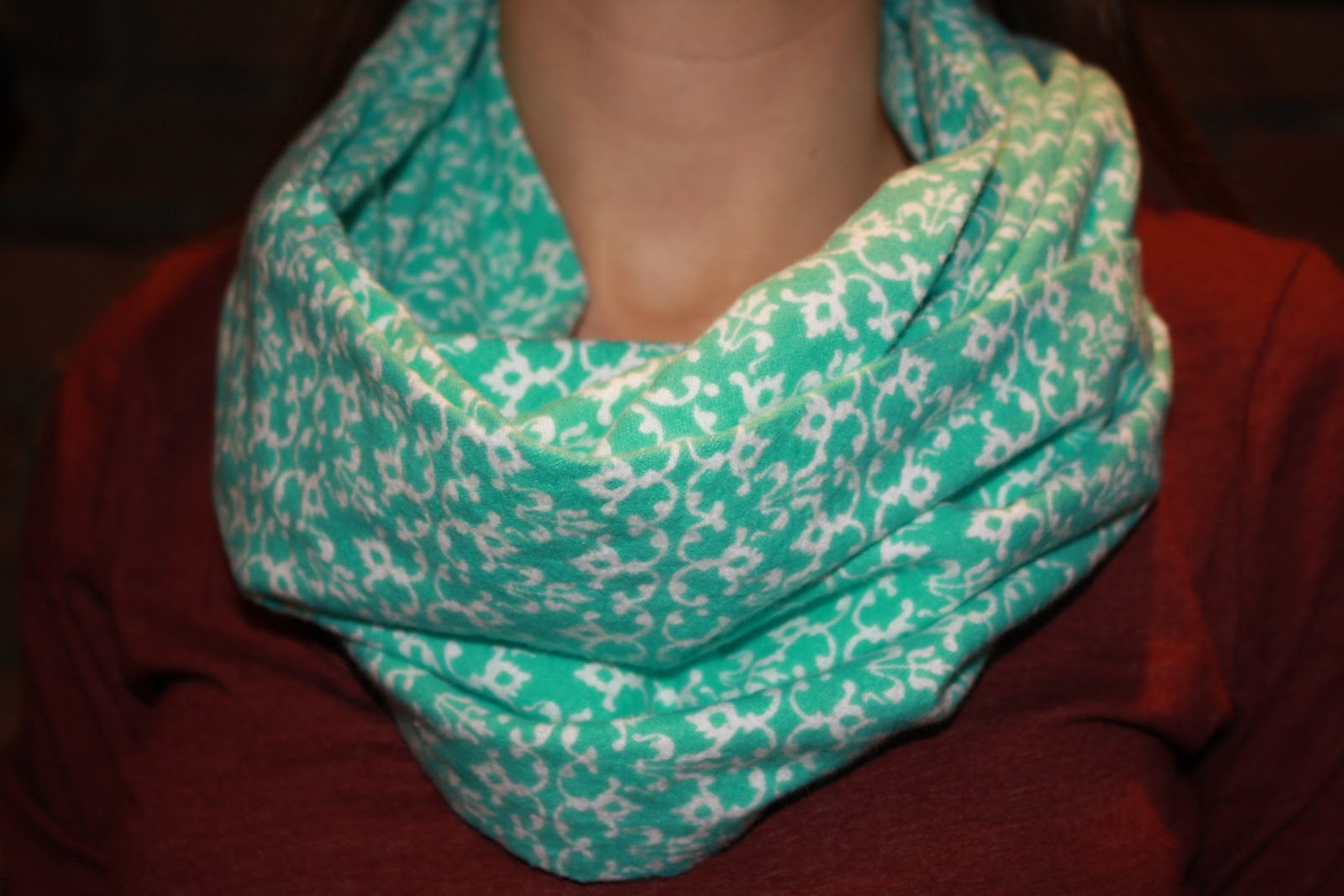 Muscle Mama Tutorial Circle Scarf for Beginners