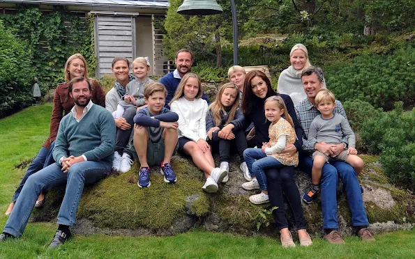 Crown Princess Mary and Crown Prince Frederik of Denmark with their children, Prince Christian, Princess Isabella, Princess Josephine and Prince Vincent, Crown Princess Victoria of Sweden and Princess Estelle, Crown Princess Mette-Marit and Crown Prince Haakon of Norway with their children, Prince Sverre Magnus and Princess Ingrid Alexandra, Prince Guillaume of Luxembourg and Princess Stephanie of Luxembourg