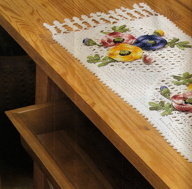 Crochet Beautiful Table Runner