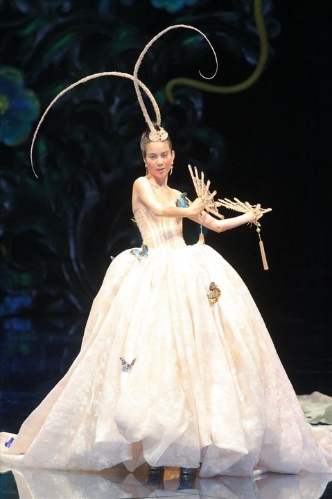 Honey Buy: dragon wedding dresses