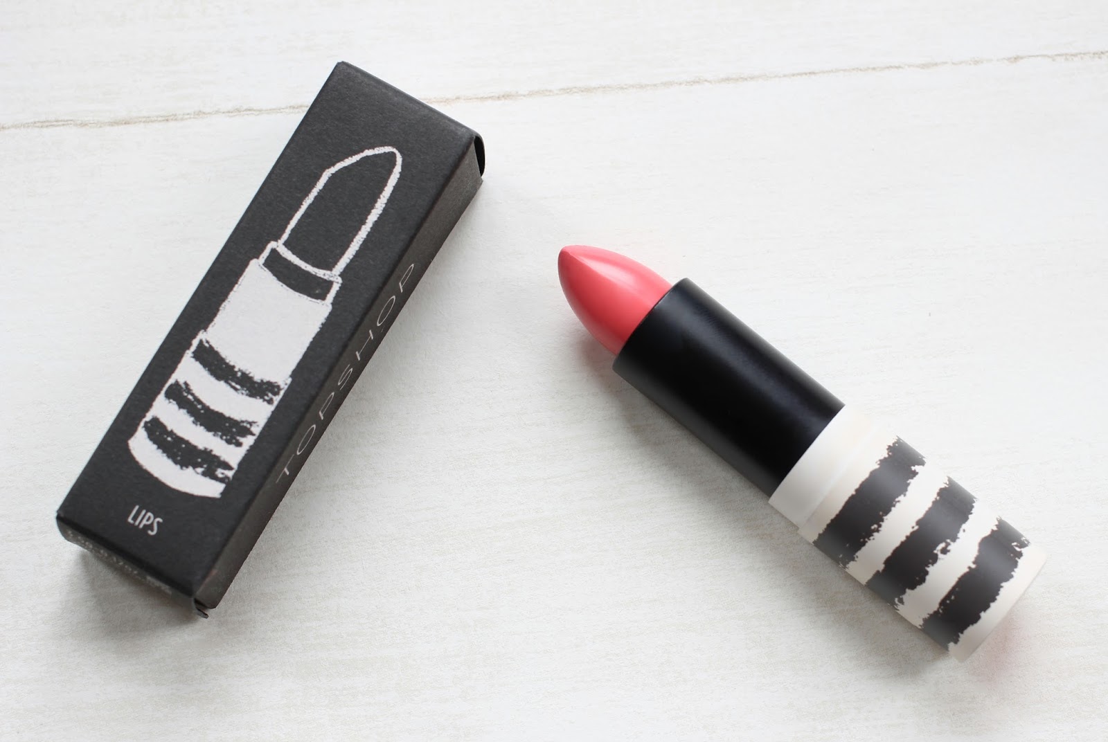 Topshop Lipstick in Macaroon review