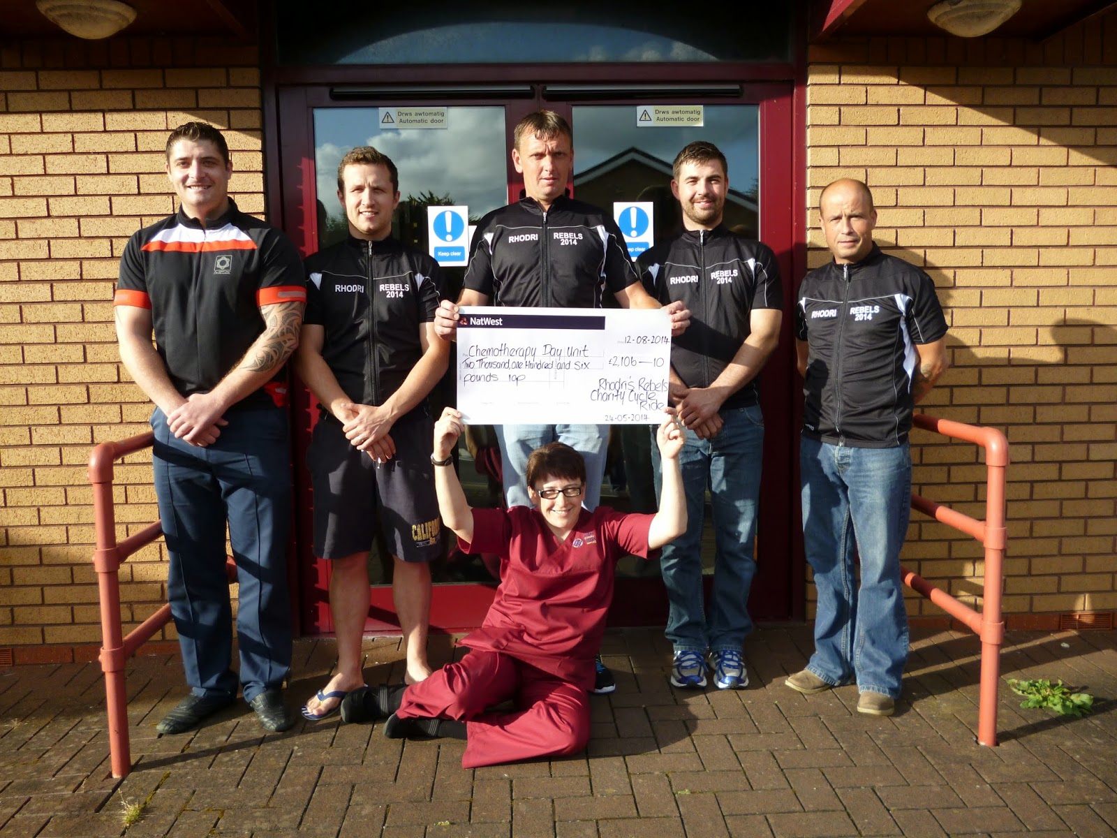 Cancer survivor’s cycle challenge for Chemotherapy Unit at Glangwili Hospital