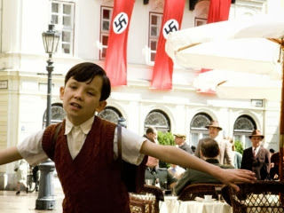 Cizgili Pijamali Cocuk The Boy In The Striped Pajamas Her Seyden Konusmali