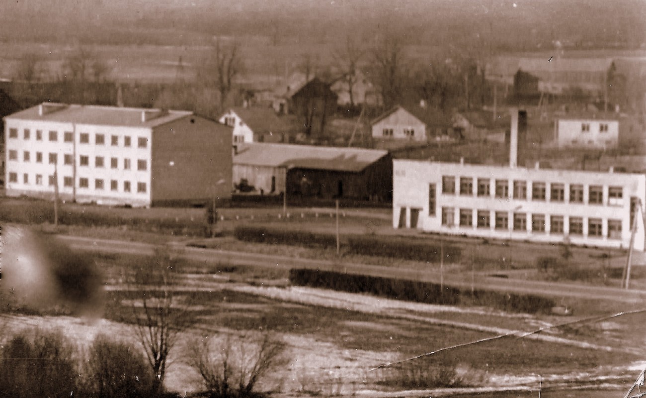 20 - Valles skola un skolotāju ēka 1970-tie gadi