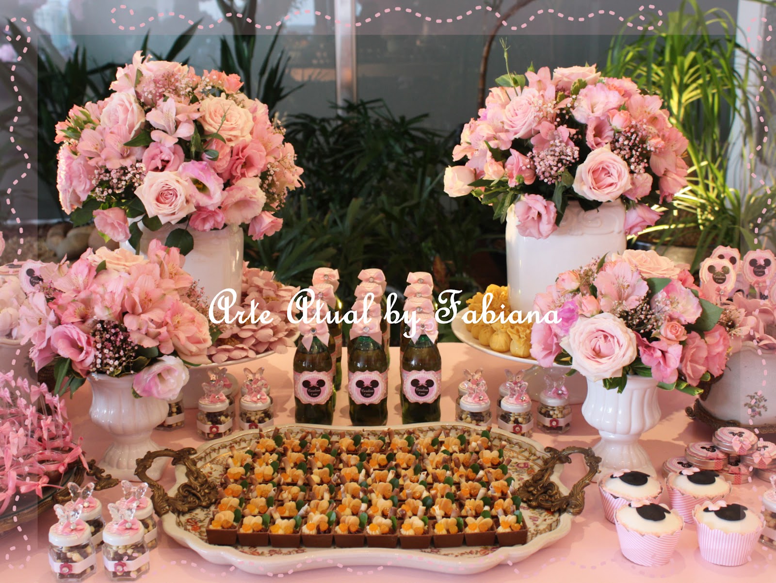 as minnies rosa foram convidadas para fazerem parte do aniversário de as minnies rosa foram convidadas para fazerem parte do aniversário de