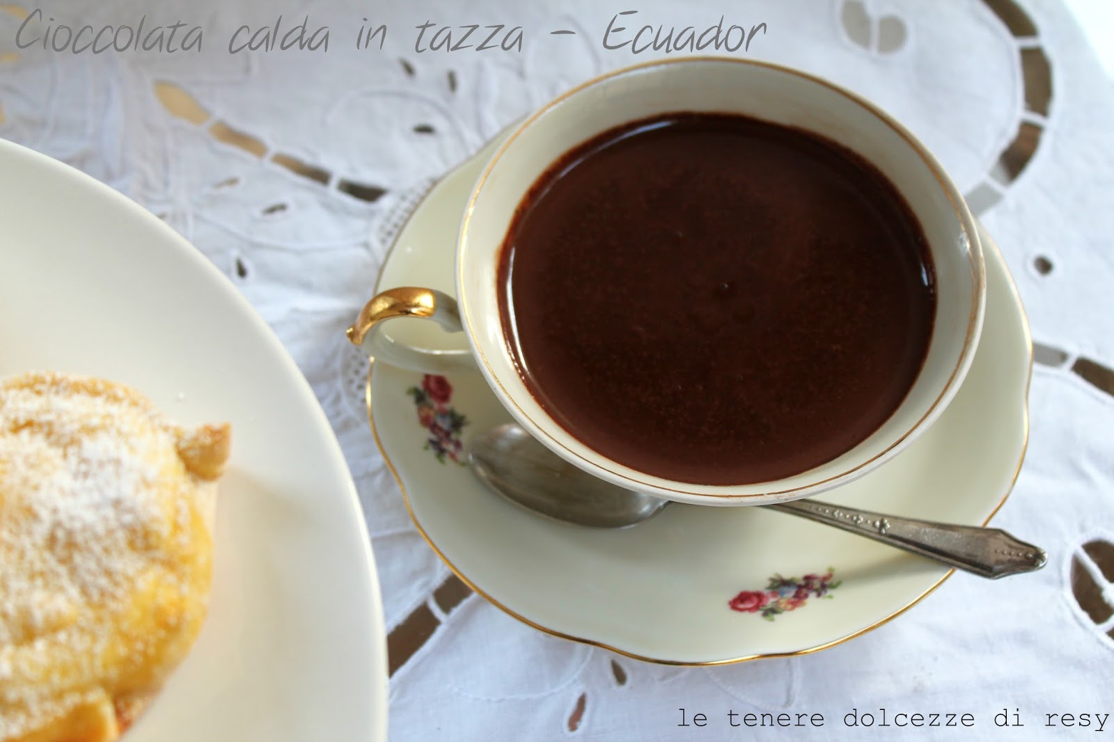 le tenere dolcezze di resy Quesadillas di Quito e cioccolata in tazza