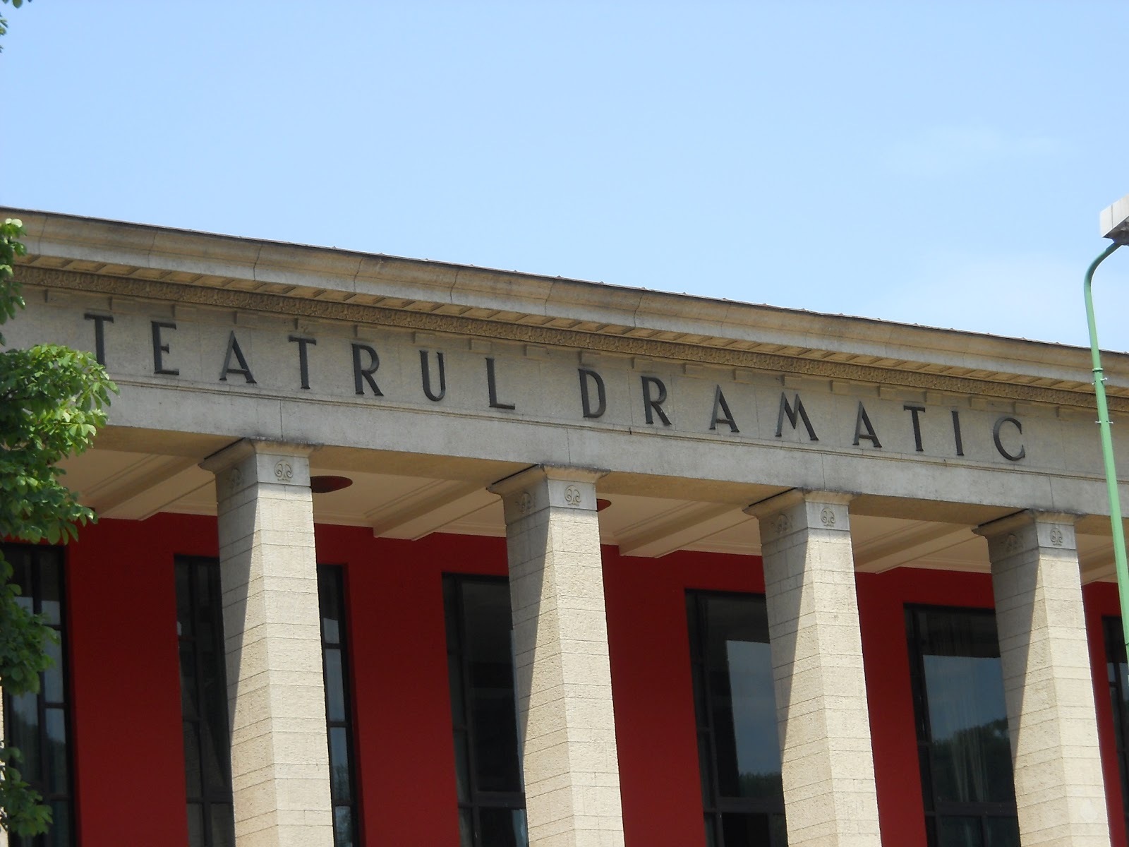 To Do In Brasov Afla Tot Ce Poti Sa Faci In Cel Mai Frumos Oras Din Romania Teatrul Sica Alexandrescu Brasov