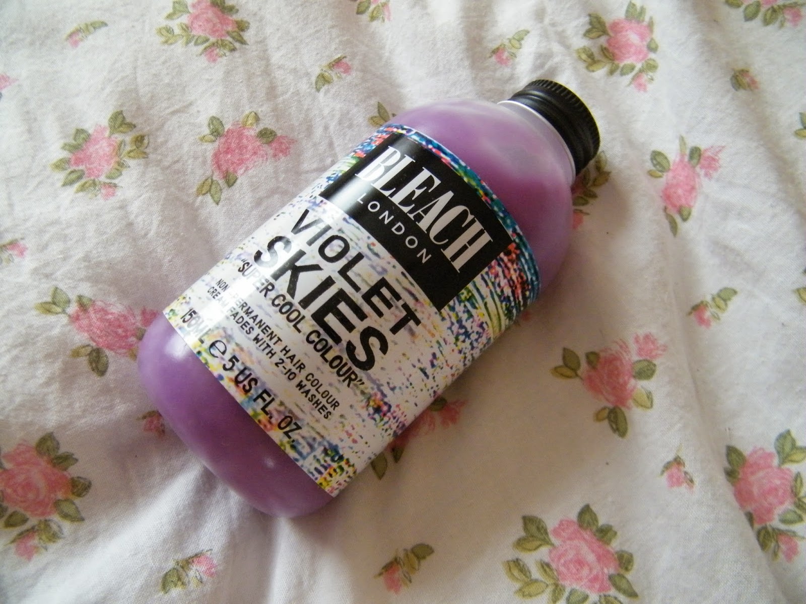 review BLEACH LONDON Violet Skies Jasmine McRae UK Beauty, Fashion