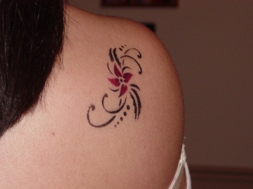 Feminine Shoulder Tattoo Ideas - wide 9