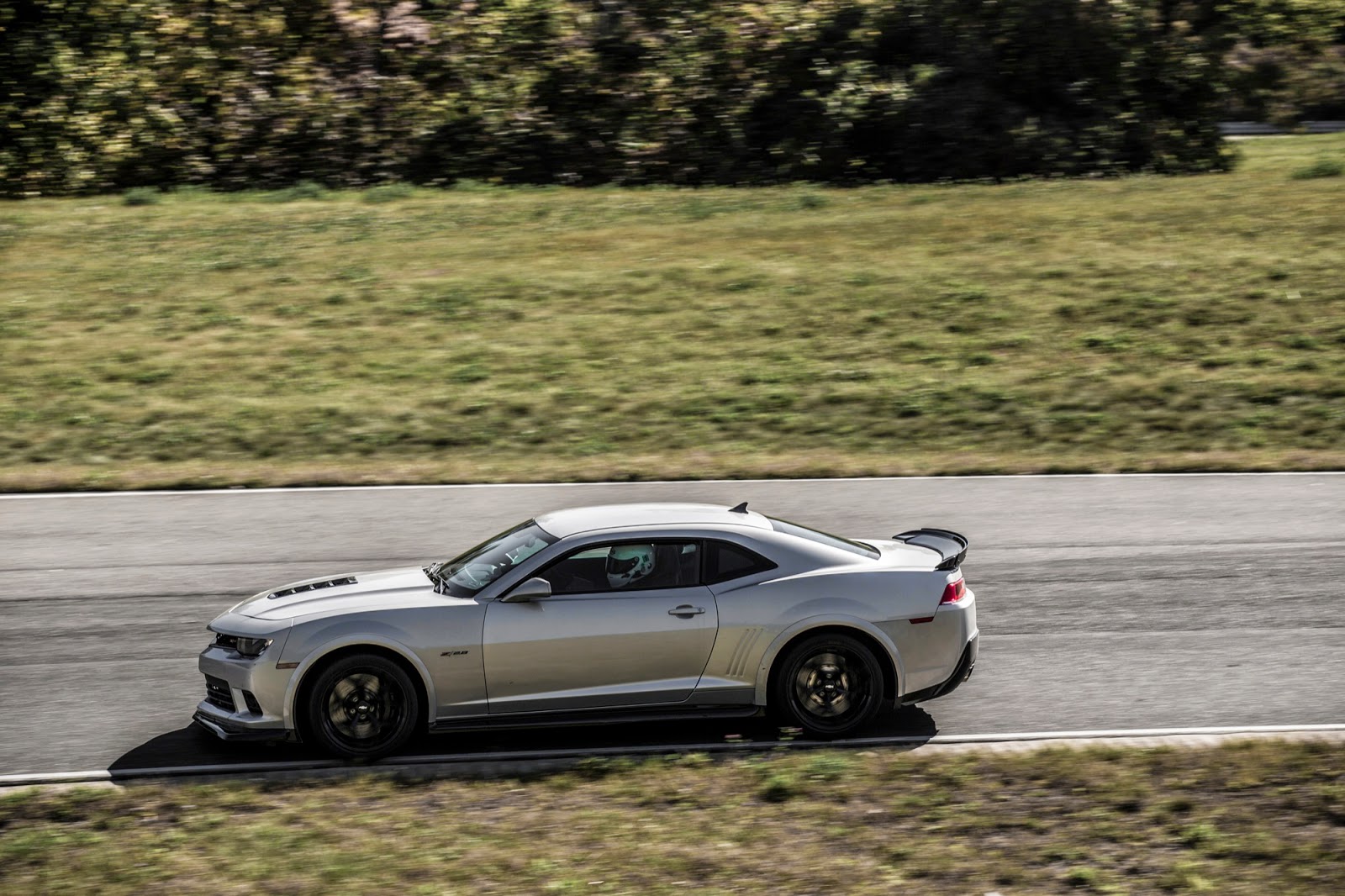 Qual os concorrentes do novo Camaro 2014? Qual os concorrentes do novo Camaro 2014?