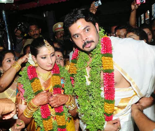 Sreesanth and Bhuvneshwari wedding photo Sreesanth and Bhuvneshwari as bride and groom performing marriage rituals