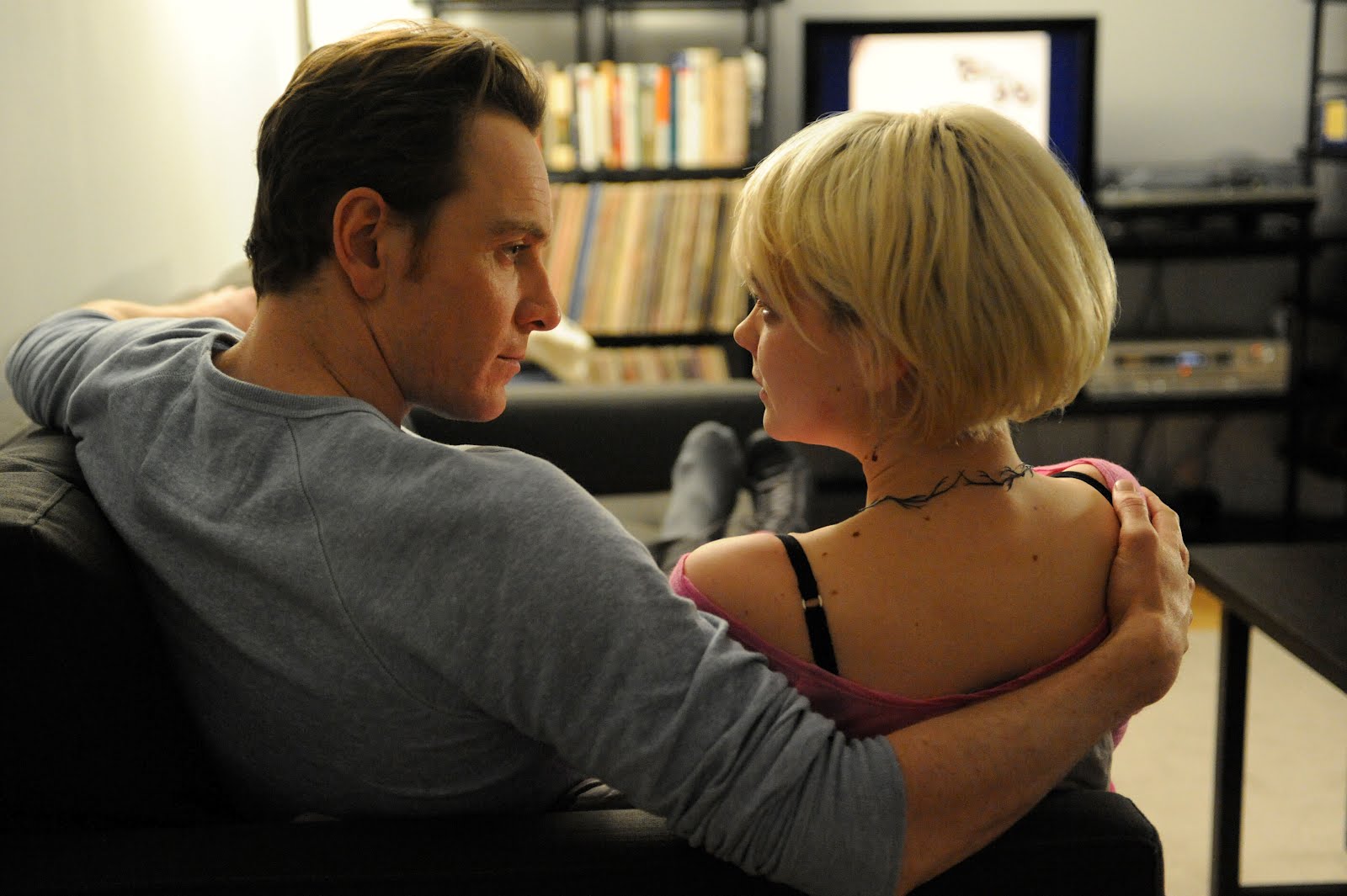 http://2.bp.blogspot.com/-Q9COl-dC5A8/T3Bkdugd-nI/AAAAAAAADgM/nOsH5oZ-qNQ/s1600/shame-movie-image-michael-fassbender-carey-mulligan-02.jpg