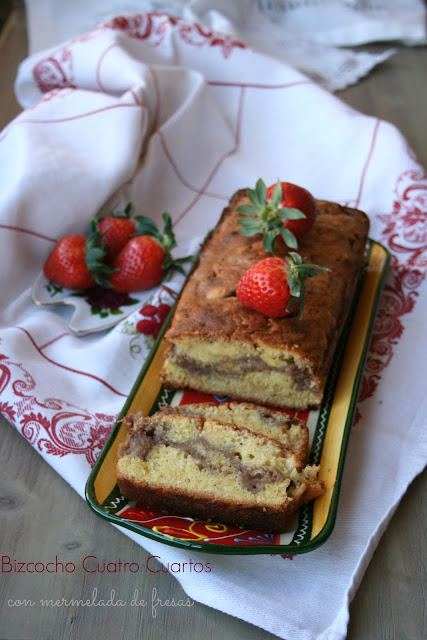 Bizcocho Cuatro Cuartos Relleno De  Mermelada De Fresas