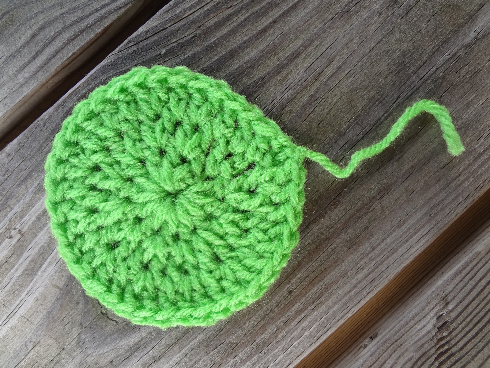 Fiber Flux Free Crochet Pattern...Modern Circles Garland!