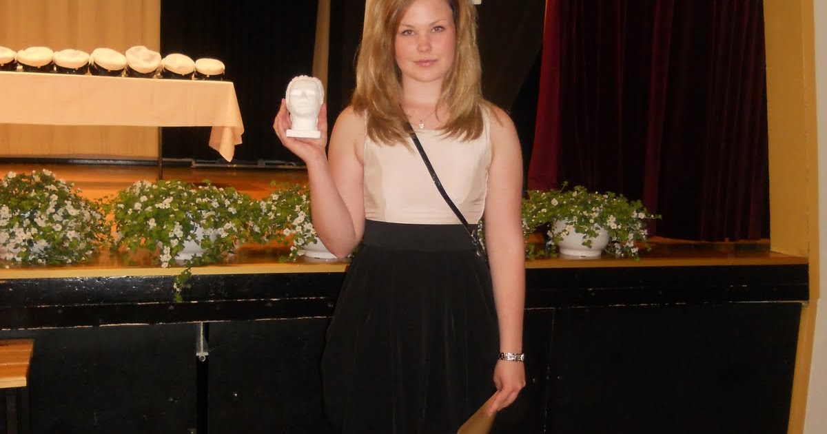 HUVITUS: Nuori Minna 2011