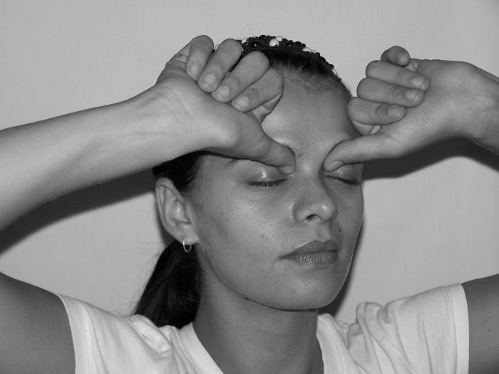 Eye Toning Exercises To Reduce Puffy Eye Bags And Eye Wrinkles