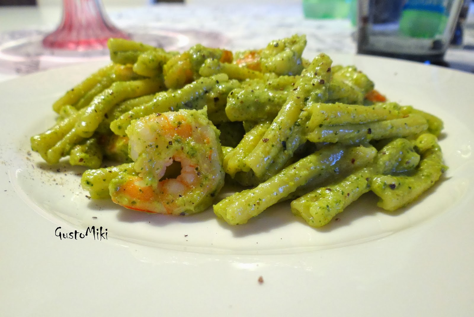 Caserecce con gamberi e pesto trapanese ovvero una delicata crema