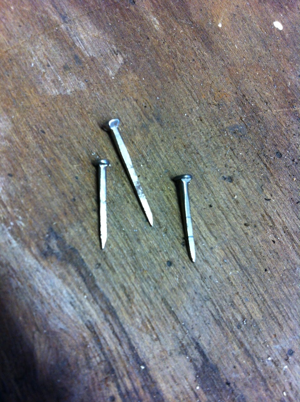 Kees Some small finishing nails.