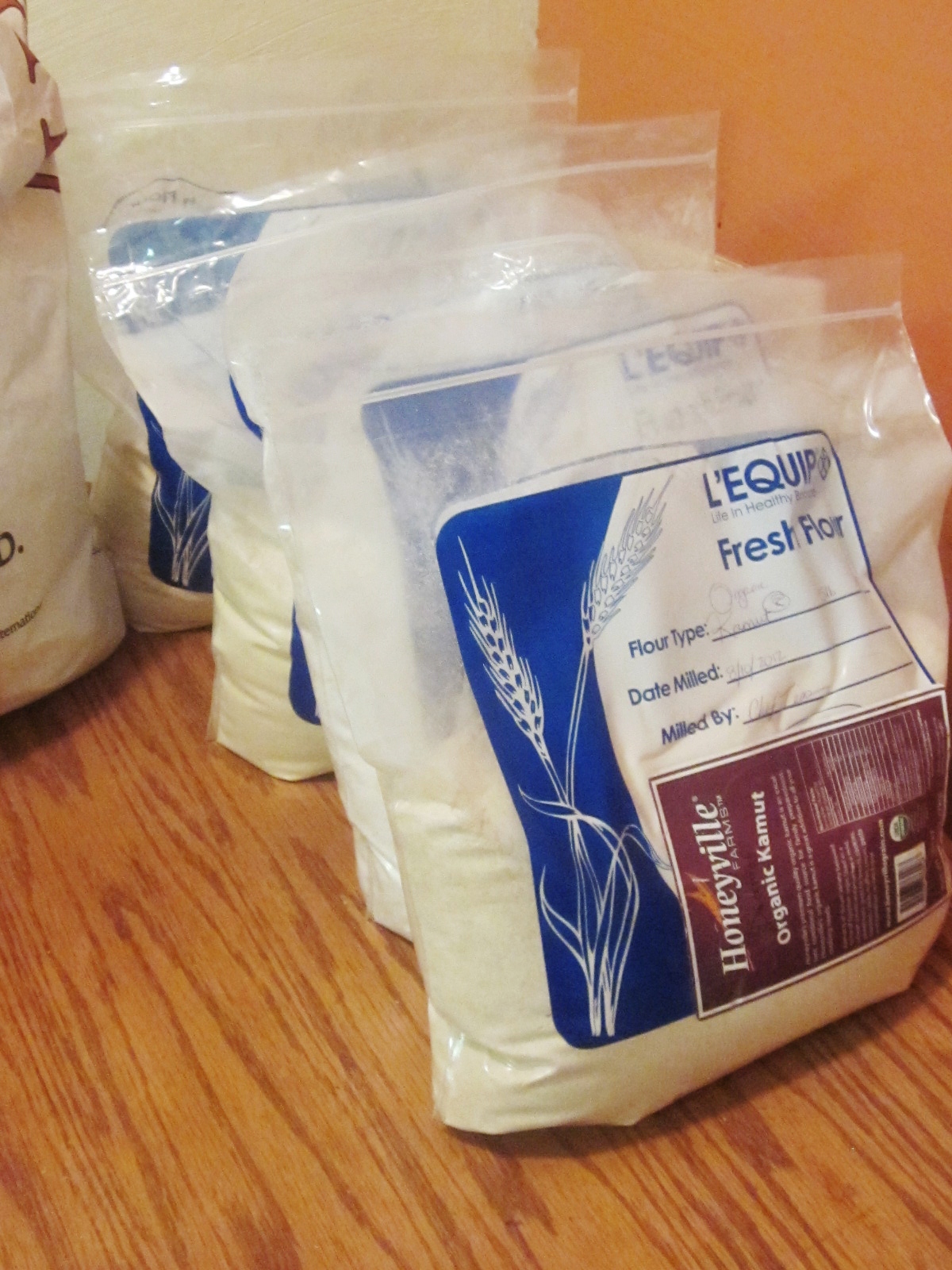 Chef Tess Bakeresse Making wholegrain flour at home in 3 Easy steps