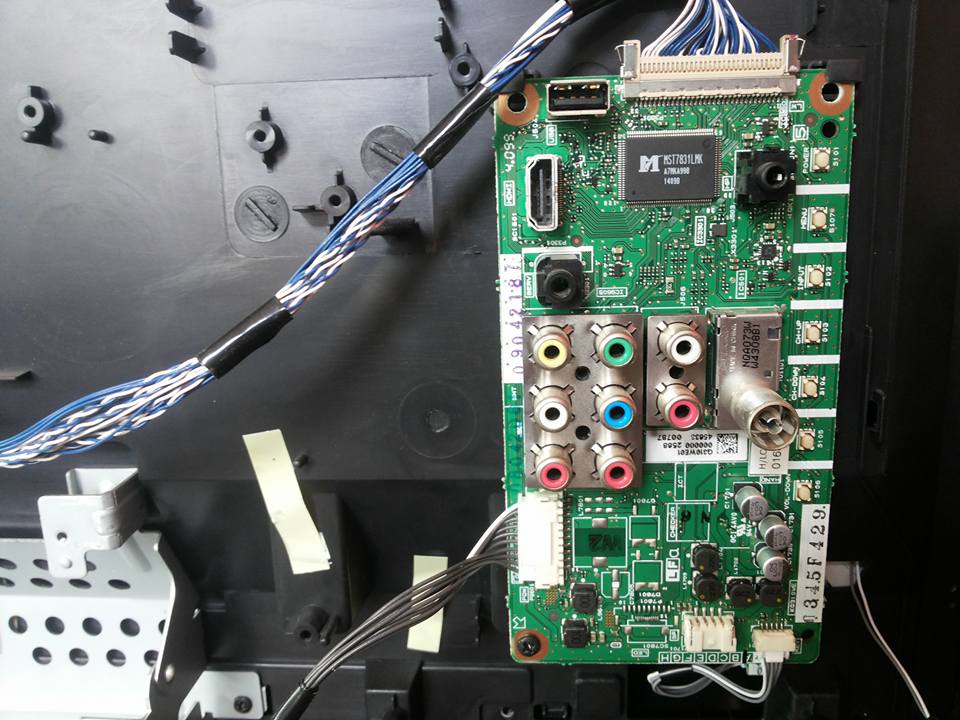 Sharp AQUOS LED TV รุ่น LC32LE150M ไฟแสดงผล กระพริบ สีแดง