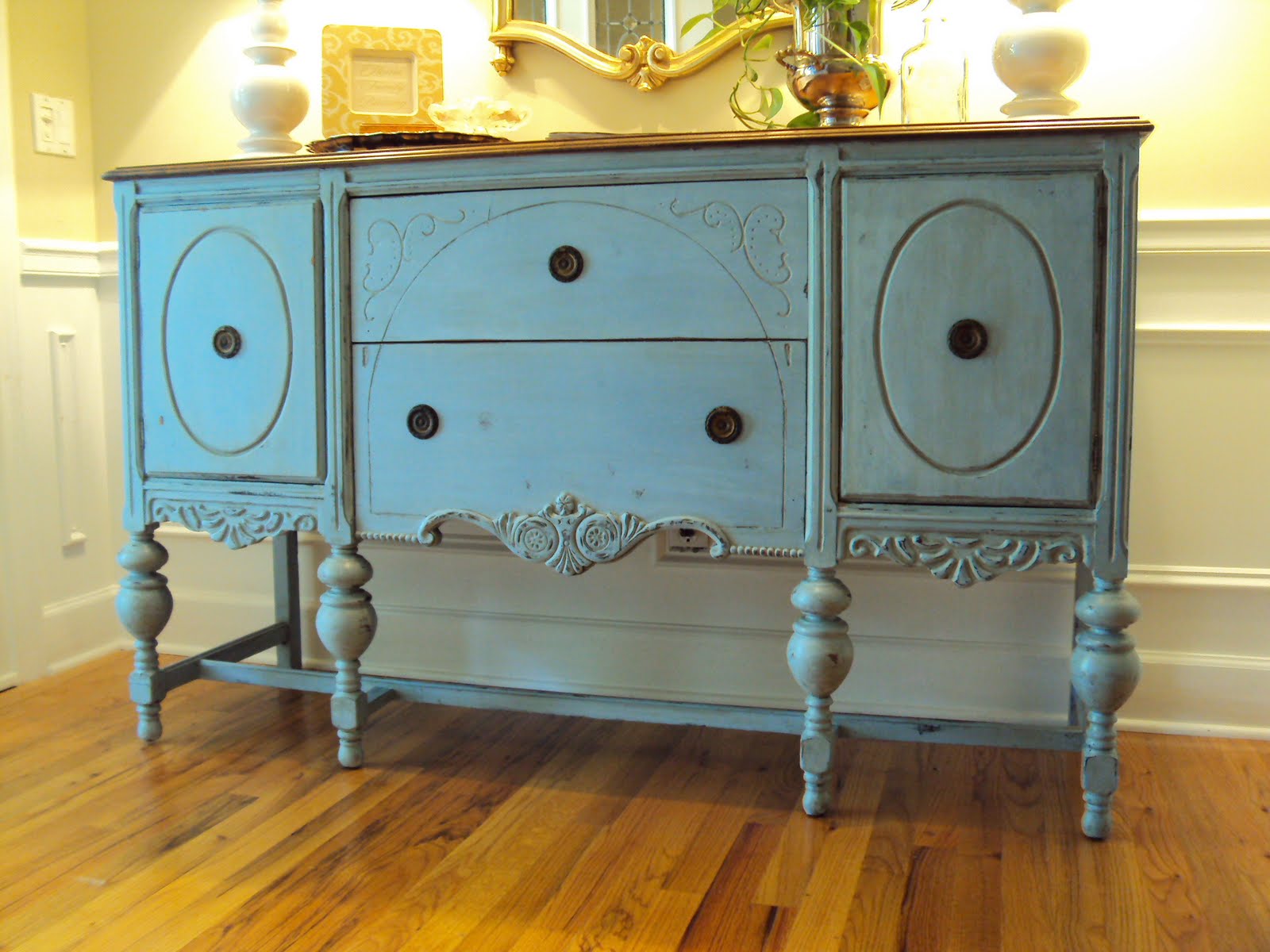 Light of the Home My Louis Blue Chalk Paint Buffet