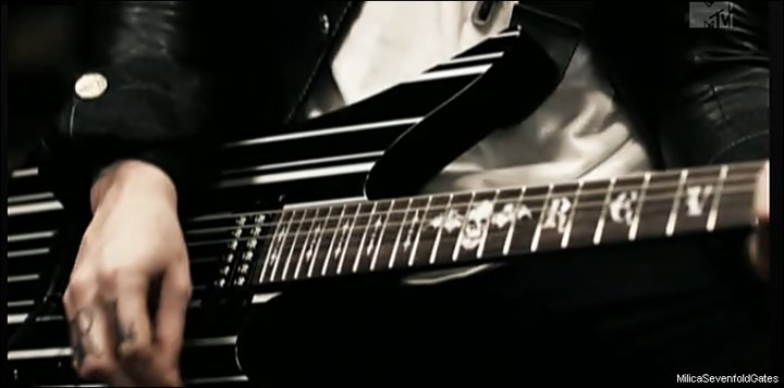 Ratias Sadipta: Happy Birthday Synyster Gates