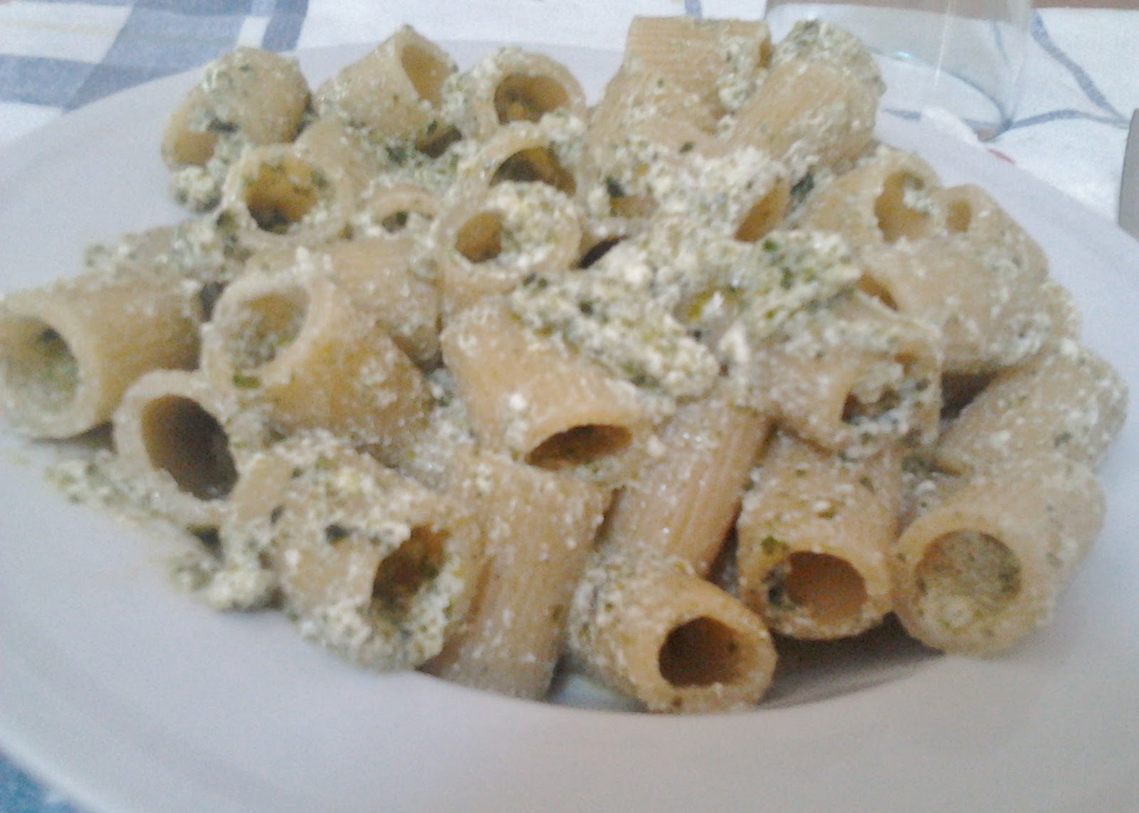 Pasta con pesto e ricotta Amore al Primo Assaggio