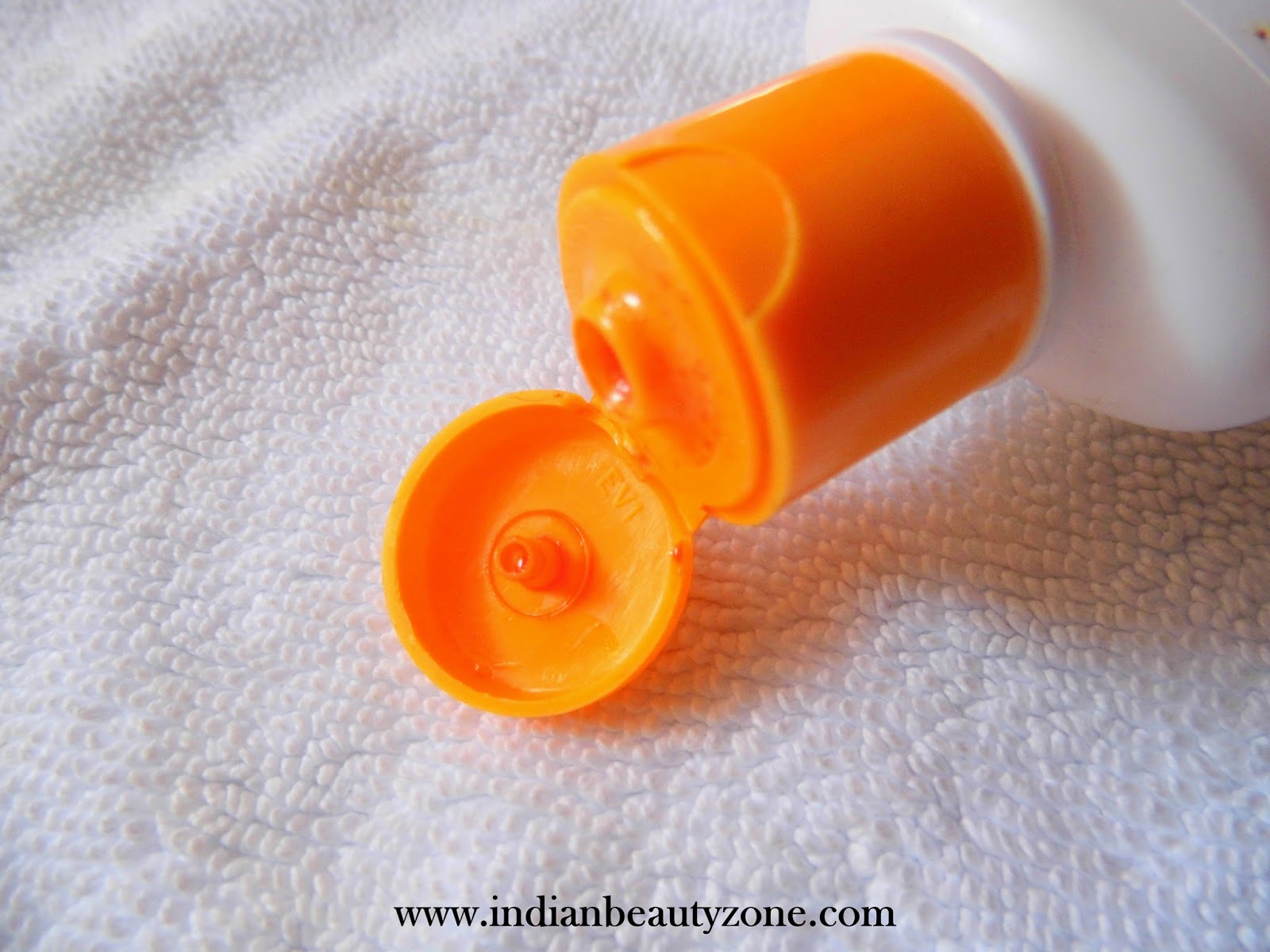 Indian Beauty Zone Nizral Ketoconazole Solution Shampoo Review for