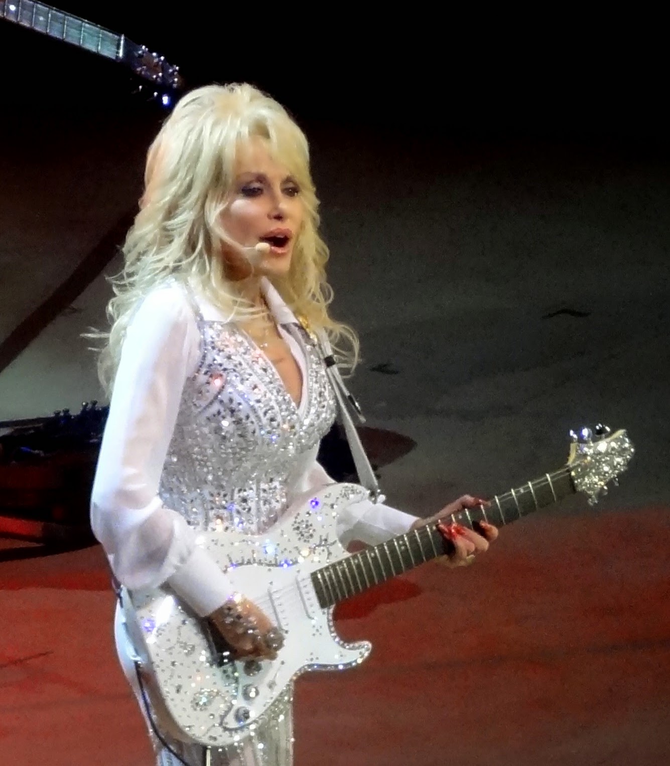 Dolly Parton Blue Smoke World Tour 2014 | Eclectic Music Guy1335 x 1527