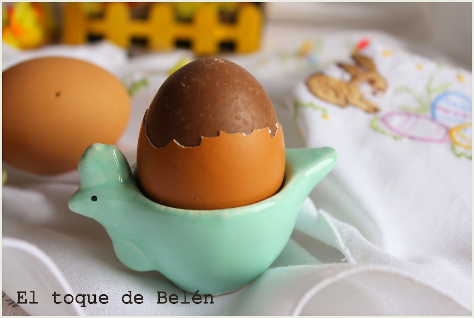 Huevos De Pascua En Cascara De Huevo Rellenos De Crema Pastelera 
