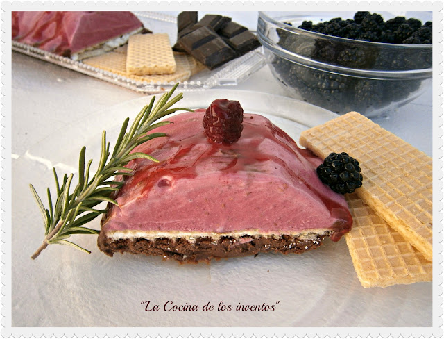 Tarta-helado De Franbuesas Y Chocolate Con Galletas De Nata
