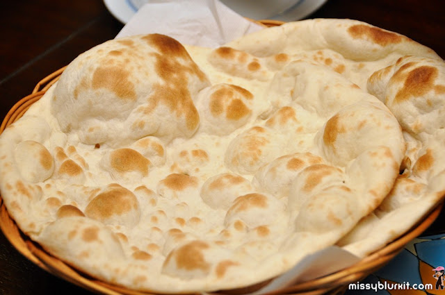 Naab Restaurant - hot breads