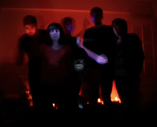 Blacanova estrena canción Checoslovaquia, Cómo ve el mundo un caballo