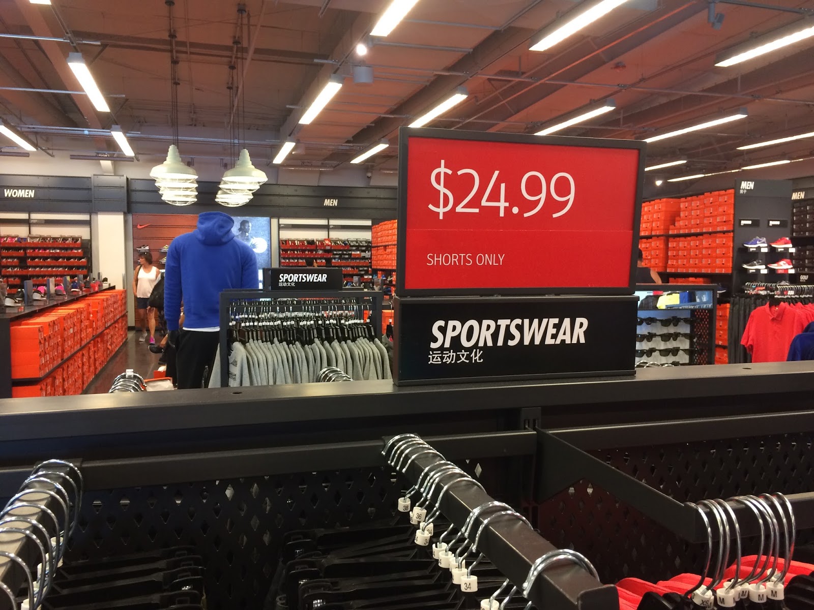 nike outlet crossings