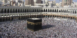 Berhaji dan Berumrah Berulang Kali Pengabdi Setan Berhaji dan Berumrah Berulang Kali Pengabdi Setan