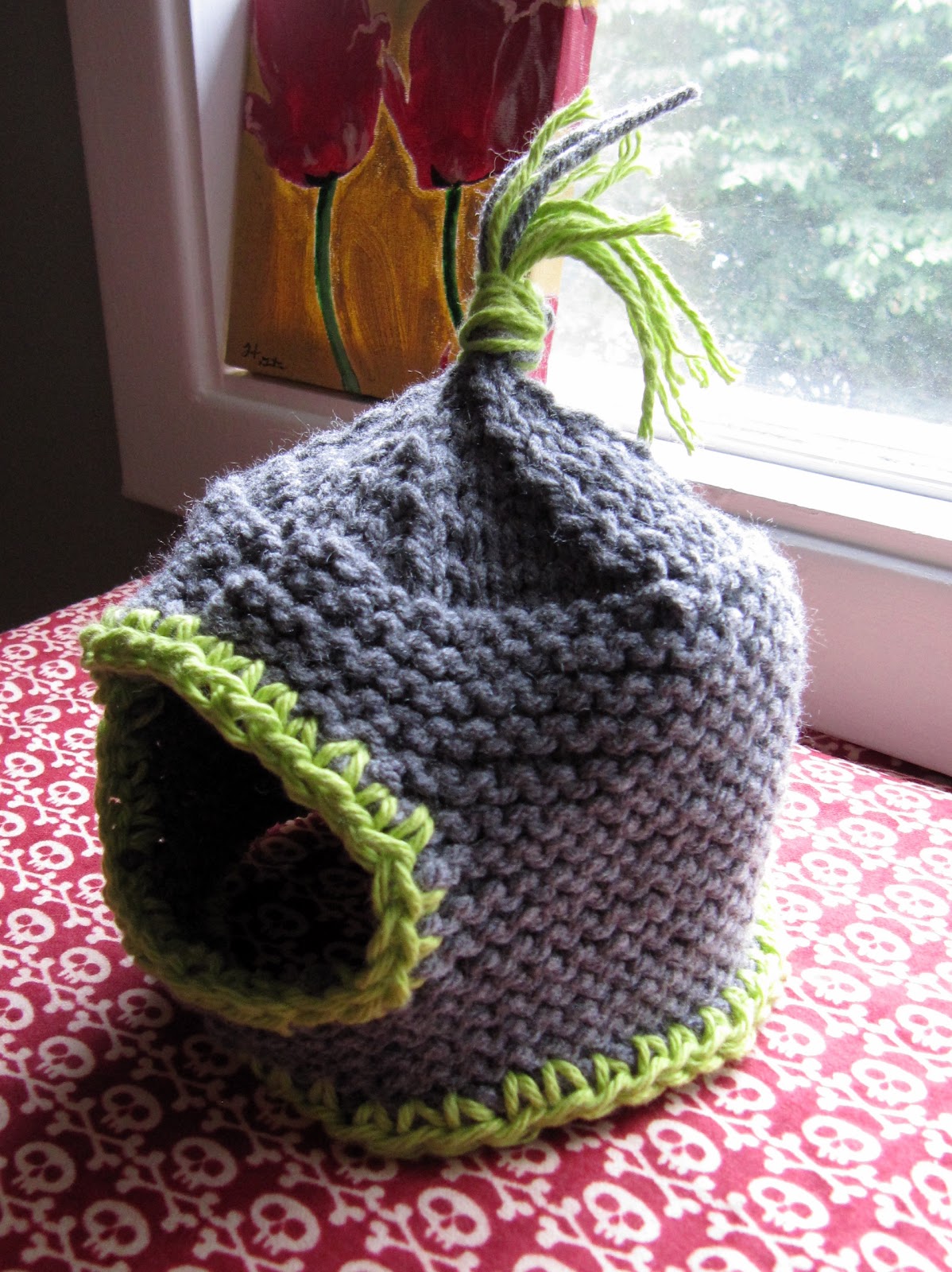 Hipknitized : Free Pattern: Funky Hamster Hut!