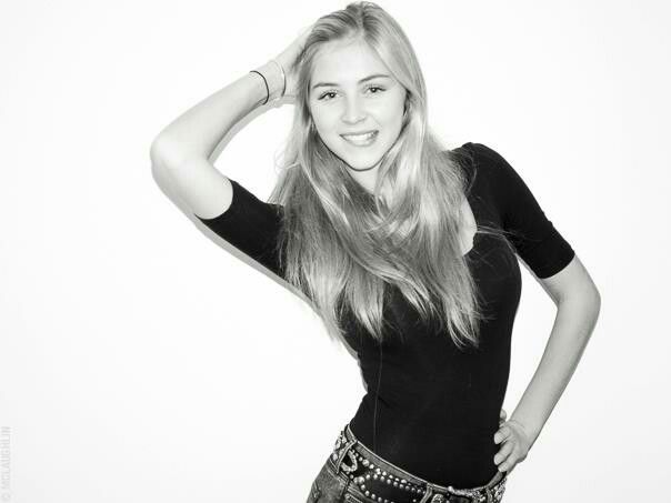 不可能任務5裡的唱片行正妹演員 Hermione Corfield WIKI 不可能任務5裡的唱片行正妹演員 Hermione Corfield WIKI